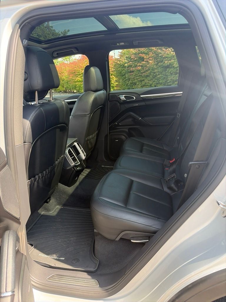2012 Porsche Cayenne Base