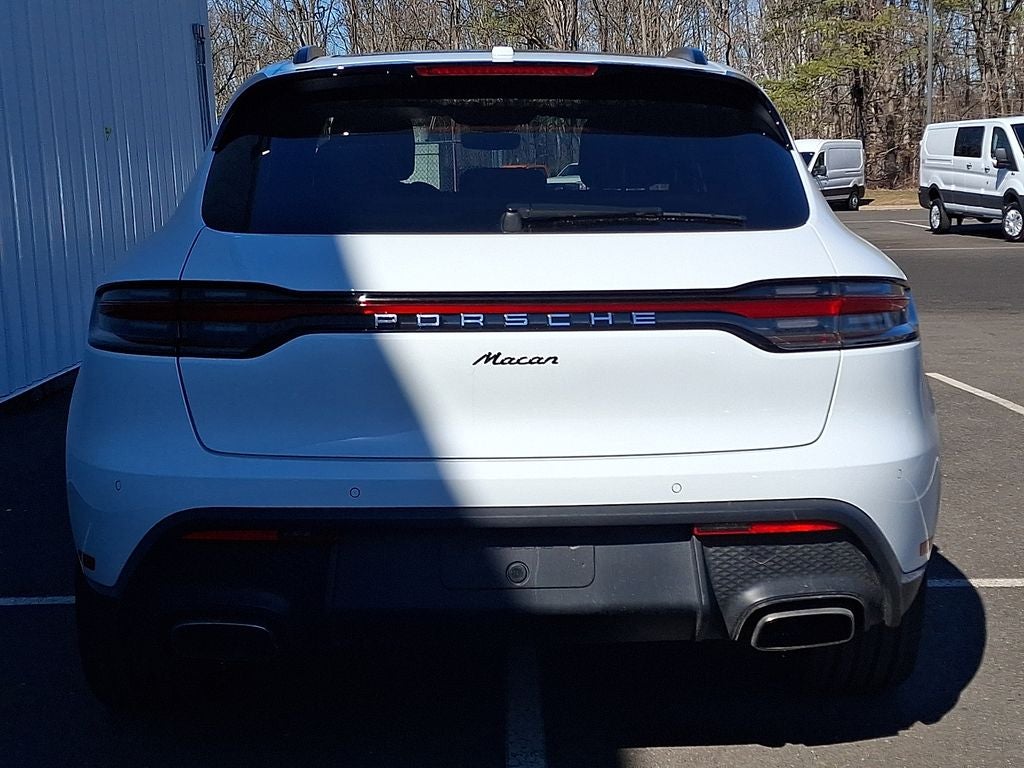 2025 Porsche Macan Base