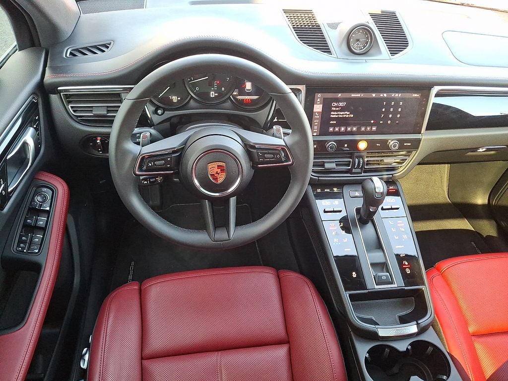 2025 Porsche Macan Base