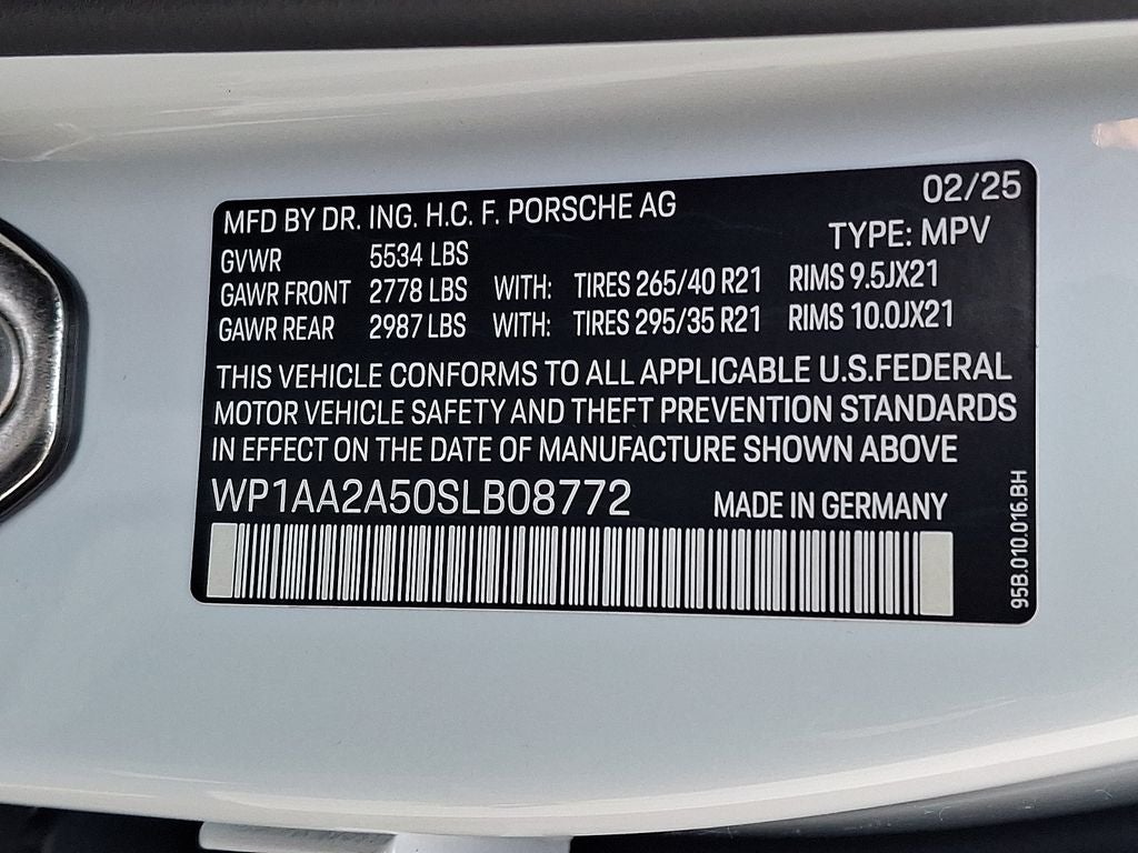 2025 Porsche Macan Base