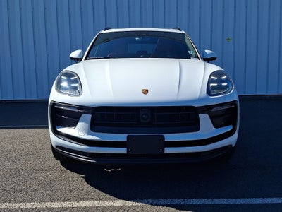 2025 Porsche Macan Base