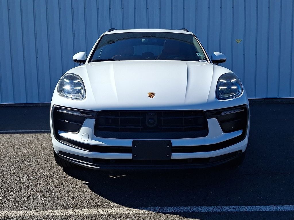 2025 Porsche Macan Base