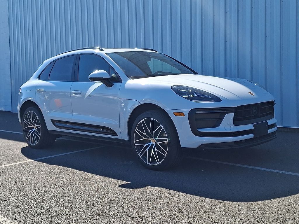 2025 Porsche Macan Base