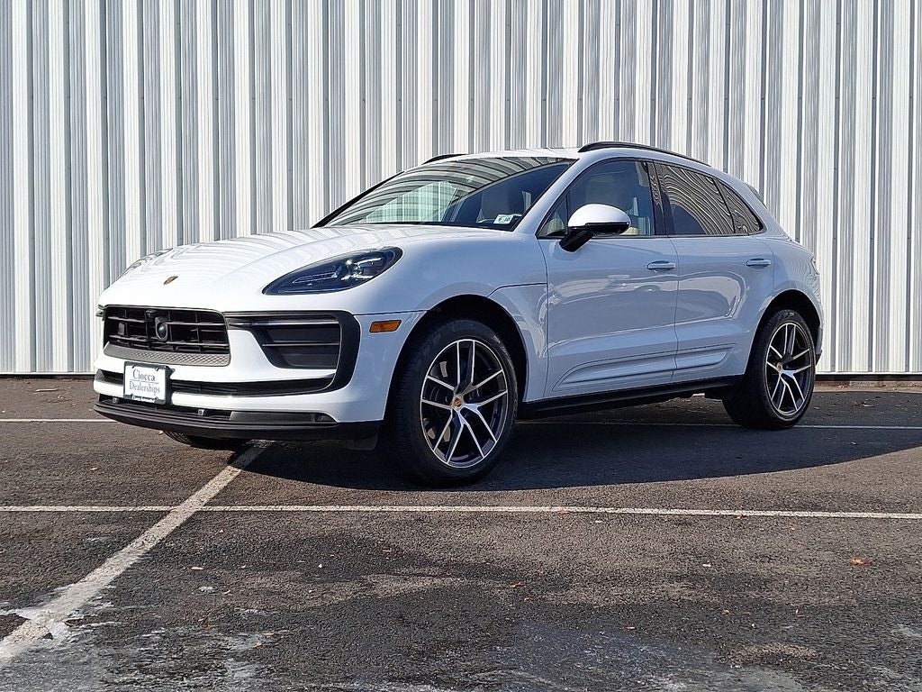 2025 Porsche Macan AWD