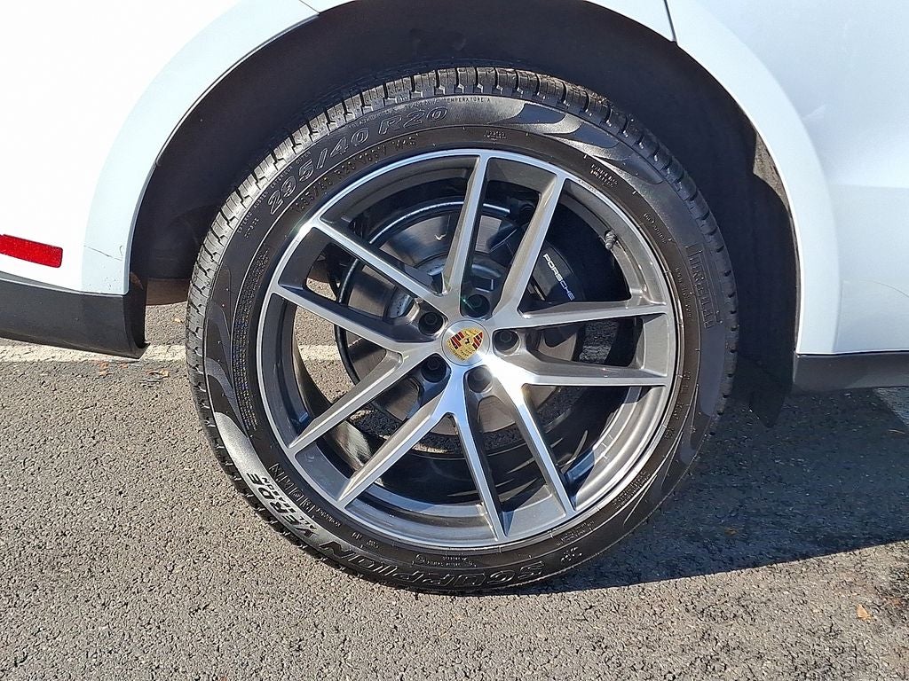 2025 Porsche Macan AWD