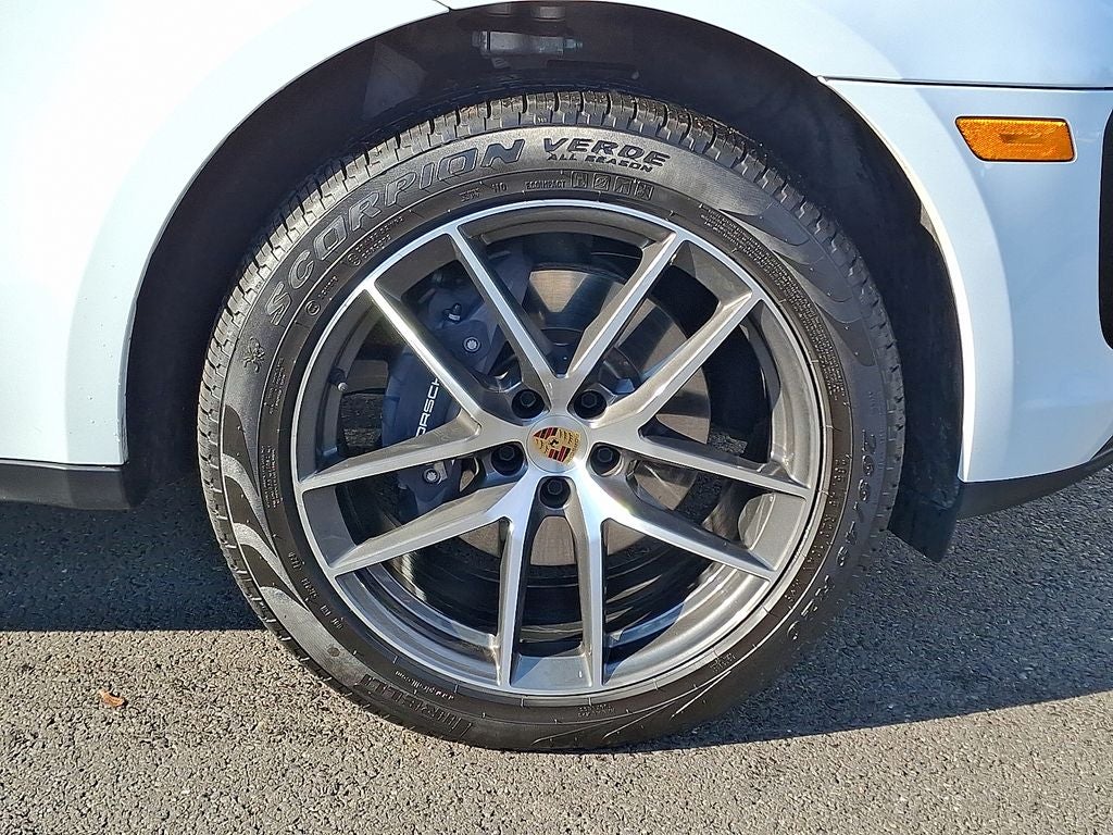 2025 Porsche Macan AWD