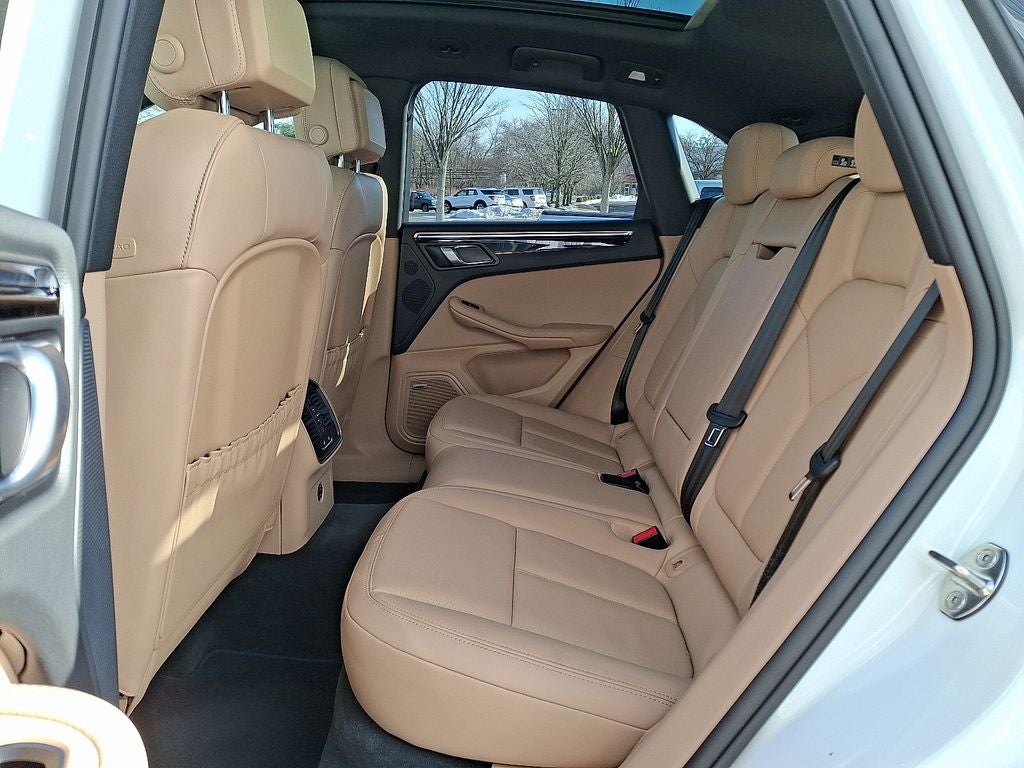 2025 Porsche Macan AWD