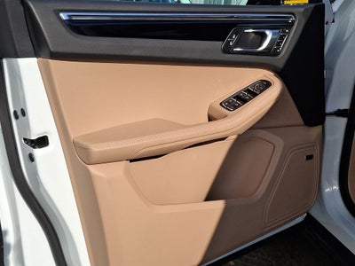 2025 Porsche Macan AWD