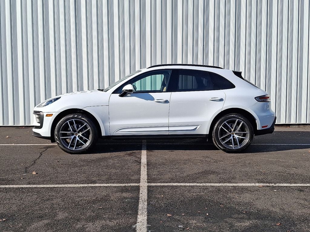 2025 Porsche Macan AWD