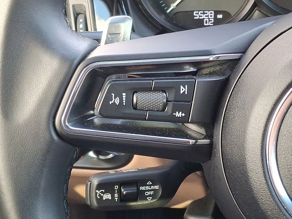 2025 Porsche Macan AWD