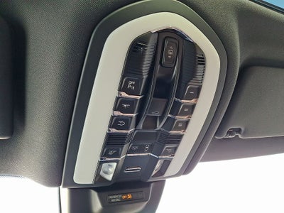 2025 Porsche Macan AWD