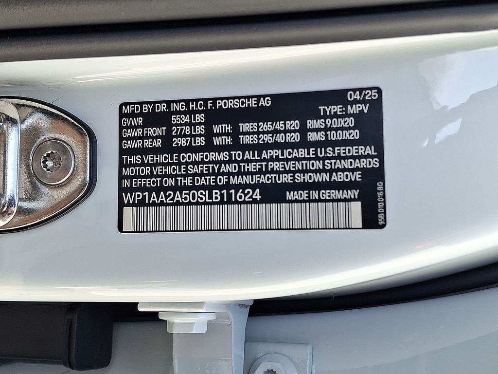 2025 Porsche Macan AWD