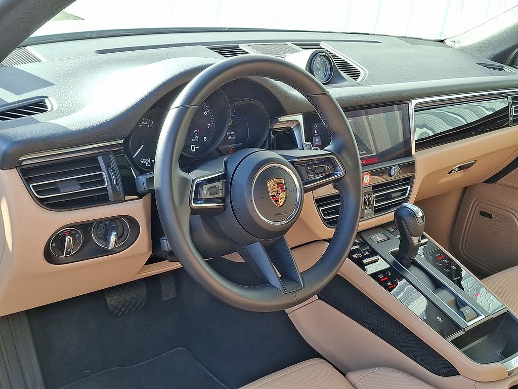 2025 Porsche Macan AWD