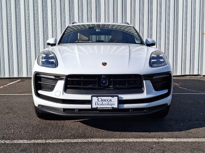 2025 Porsche Macan AWD