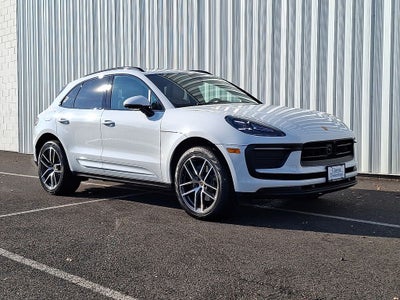 2025 Porsche Macan AWD