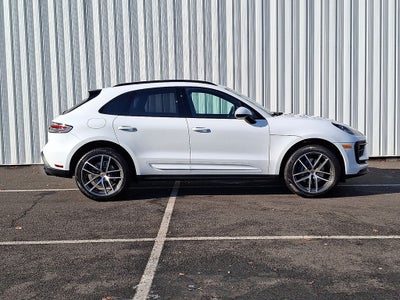 2025 Porsche Macan AWD