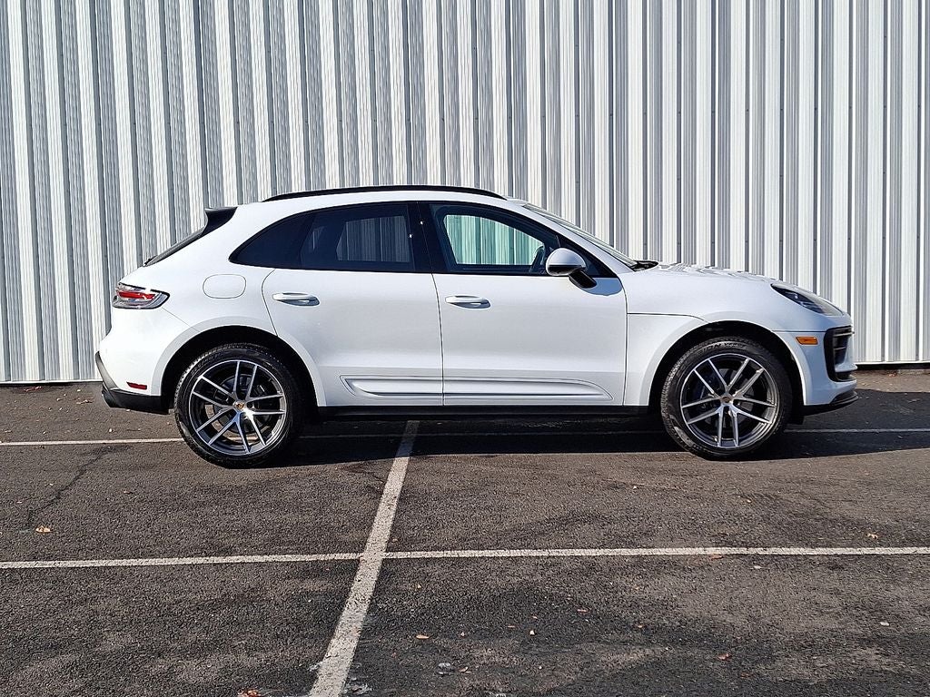 2025 Porsche Macan AWD