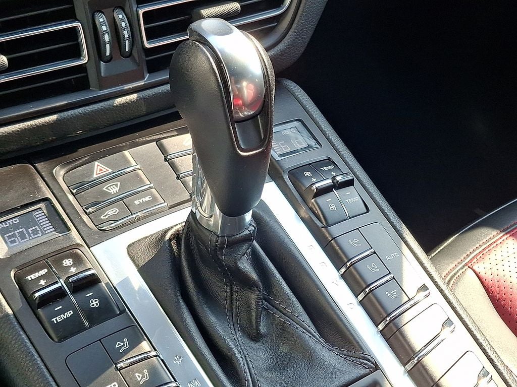 2020 Porsche Macan Base