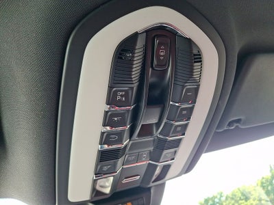 2020 Porsche Macan Base