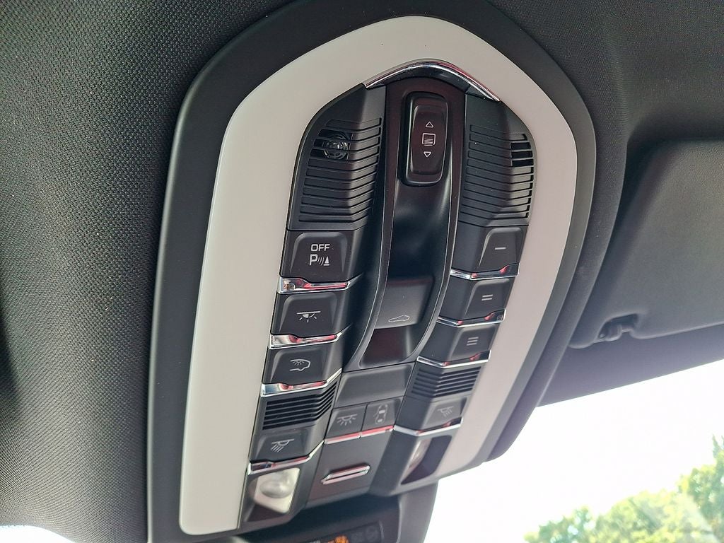 2020 Porsche Macan Base