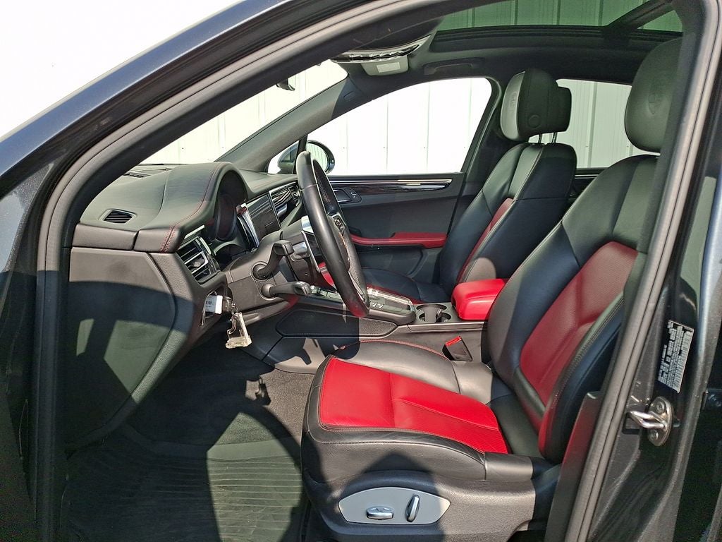 2020 Porsche Macan Base