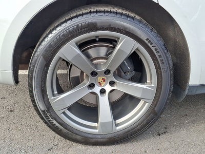 2023 Porsche Macan AWD