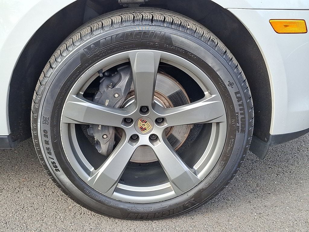 2023 Porsche Macan AWD