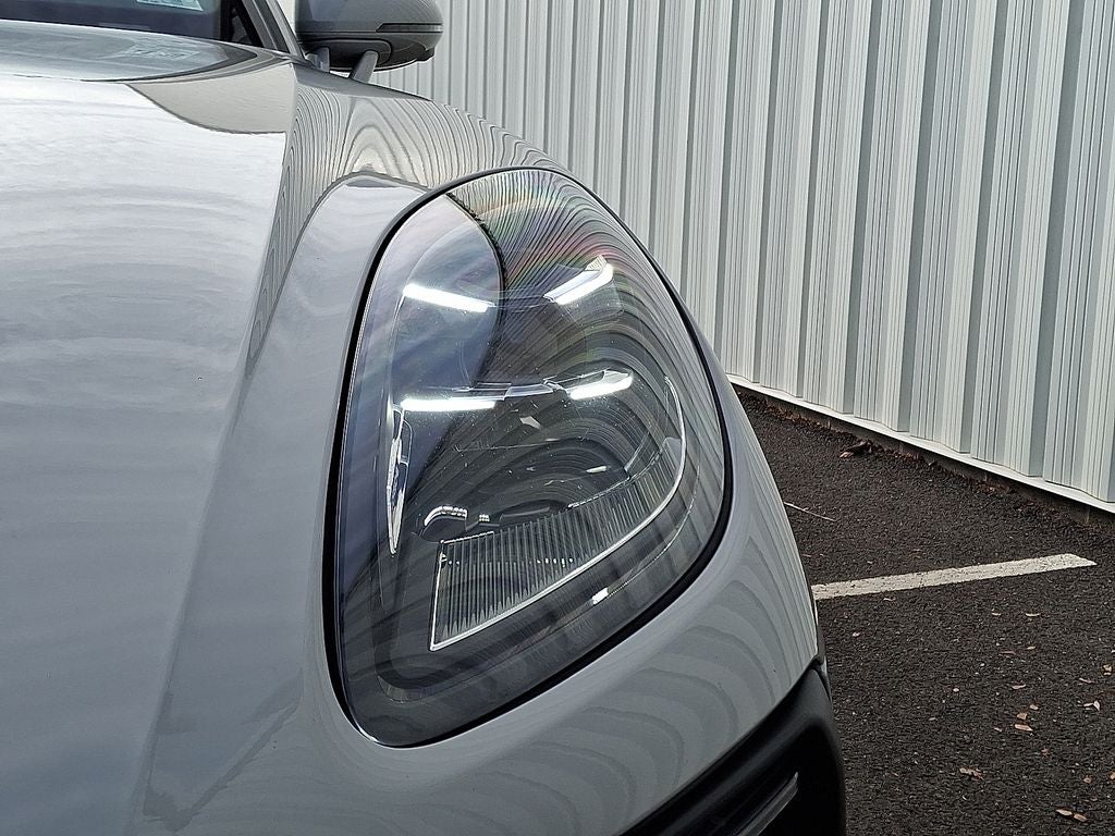 2023 Porsche Macan AWD