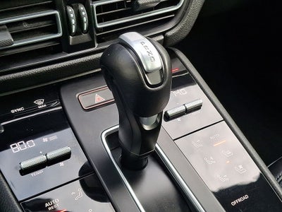 2023 Porsche Macan AWD