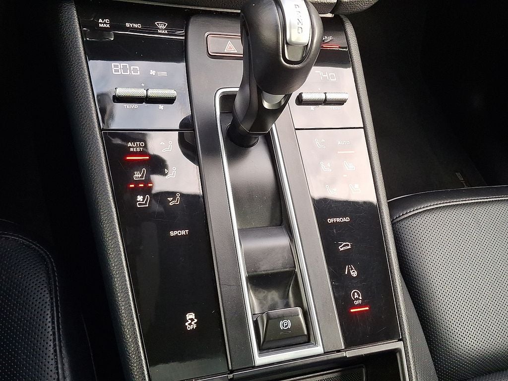 2023 Porsche Macan AWD