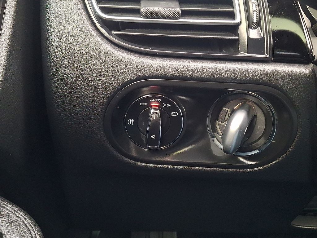 2023 Porsche Macan AWD