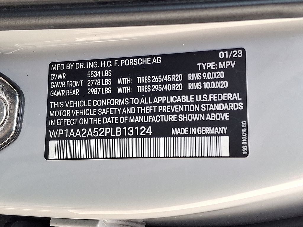 2023 Porsche Macan AWD