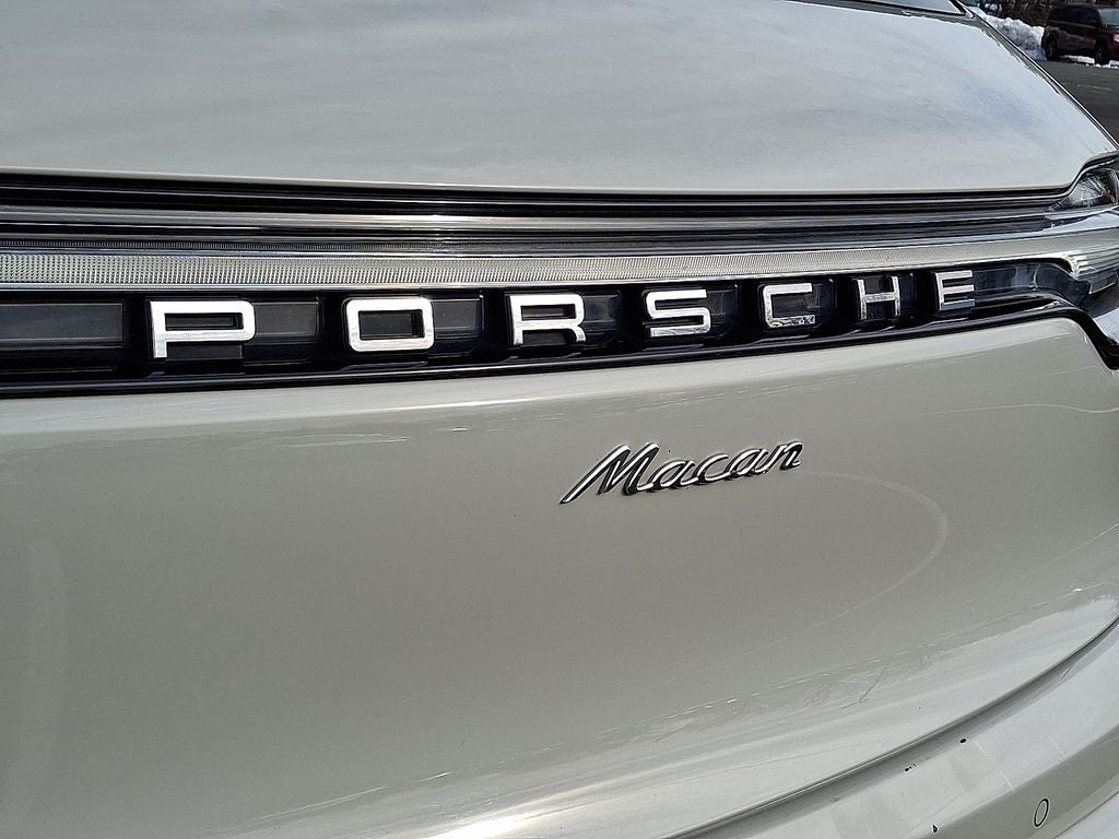 2023 Porsche Macan AWD