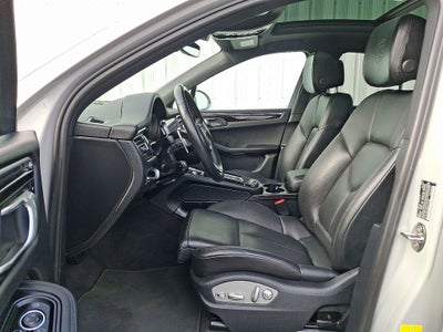 2023 Porsche Macan AWD