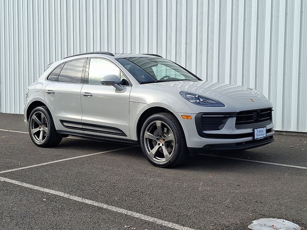 2023 Porsche Macan AWD