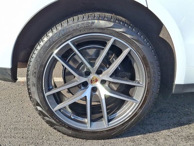 2022 Porsche Macan Base