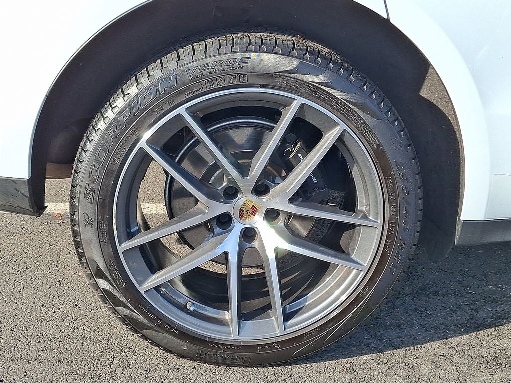 2022 Porsche Macan Base