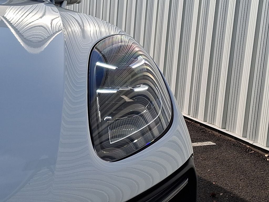 2022 Porsche Macan Base