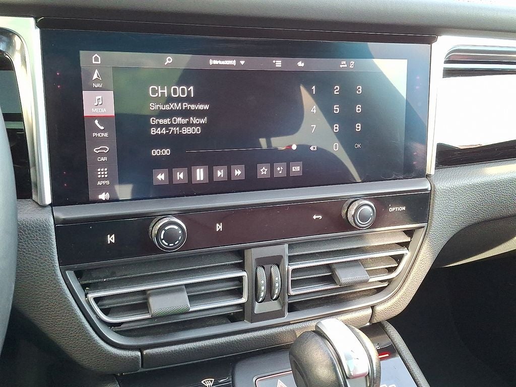 2022 Porsche Macan Base