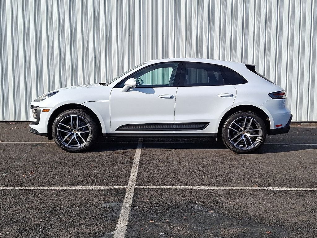 2022 Porsche Macan Base