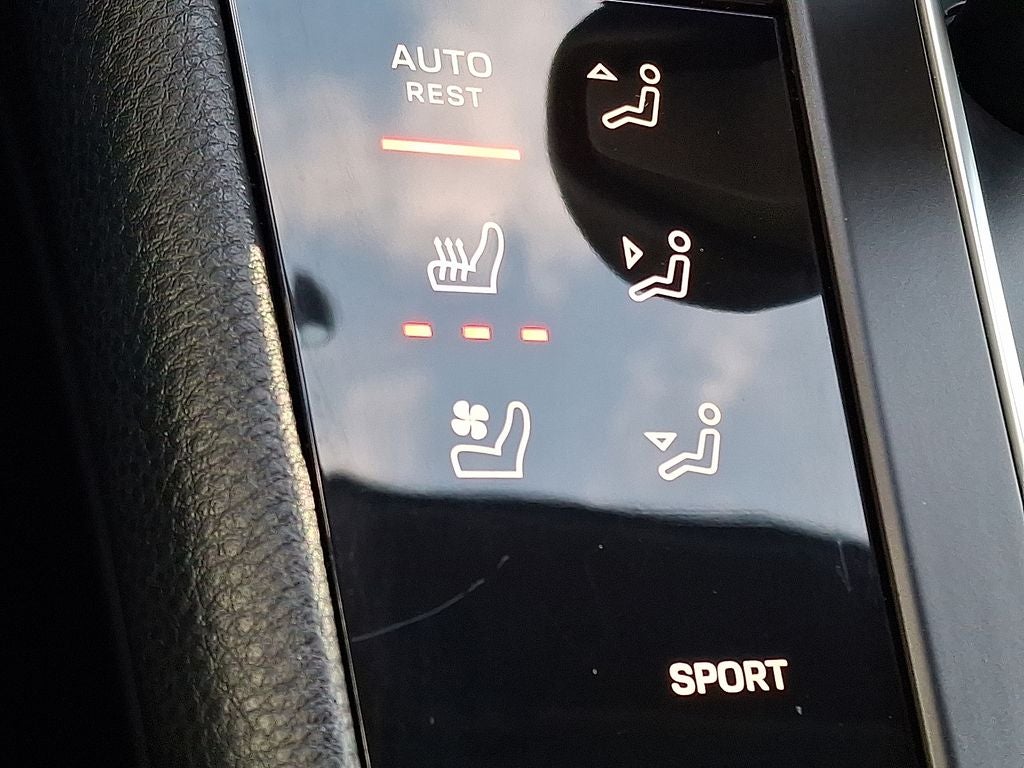 2022 Porsche Macan Base