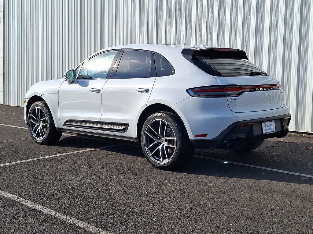 2022 Porsche Macan Base