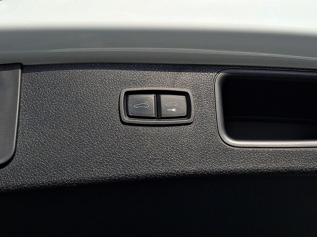 2022 Porsche Macan Base