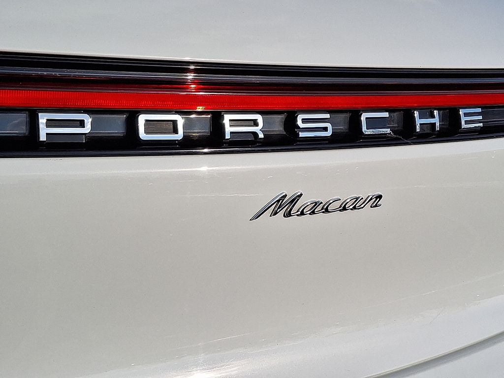 2022 Porsche Macan Base