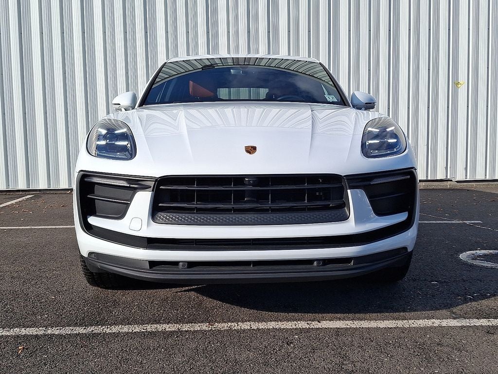 2022 Porsche Macan Base