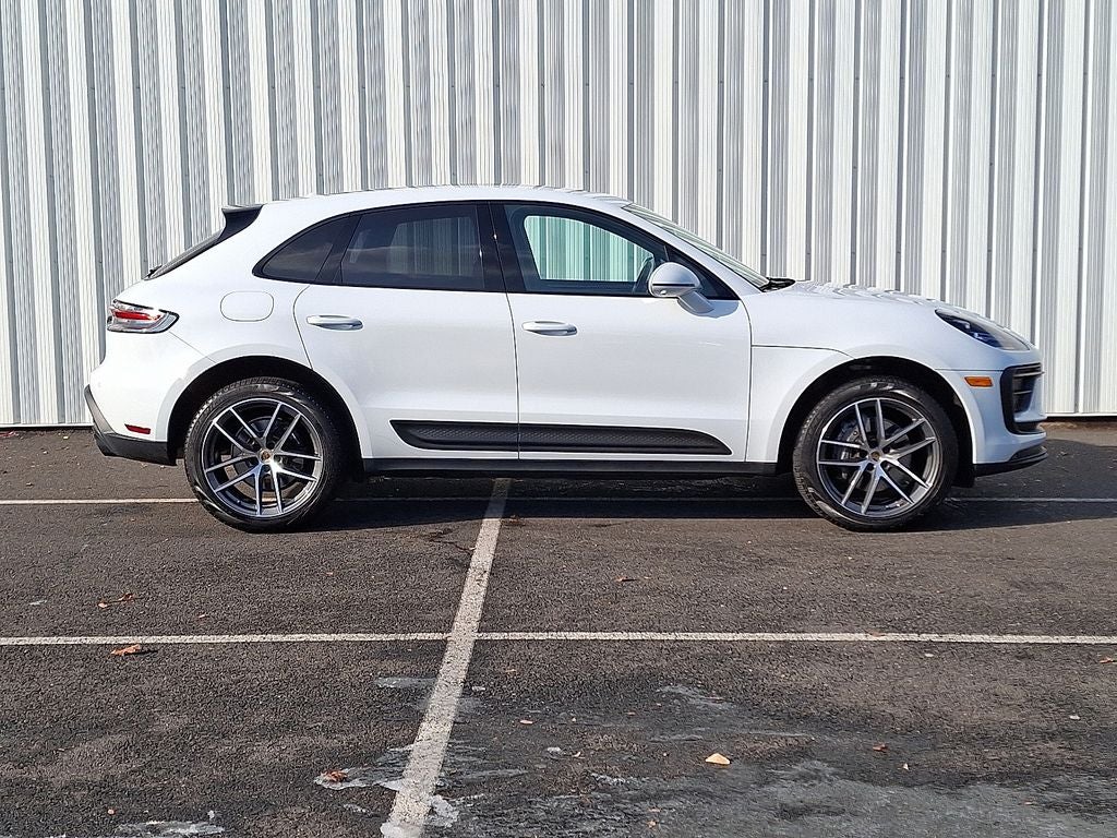 2022 Porsche Macan Base