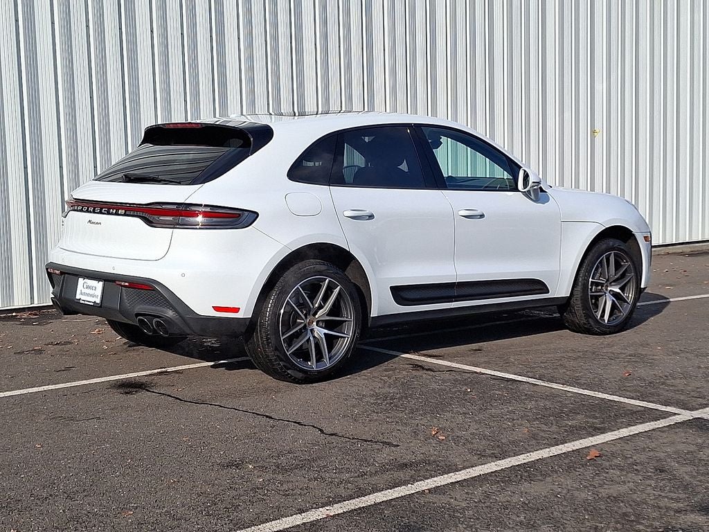 2022 Porsche Macan Base