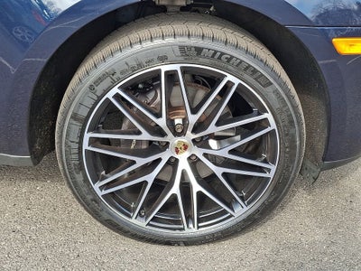 2023 Porsche Macan Base
