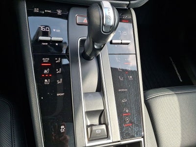 2023 Porsche Macan Base