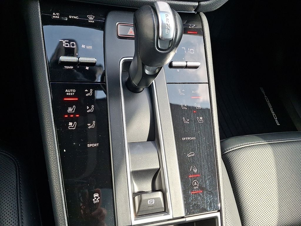 2023 Porsche Macan Base